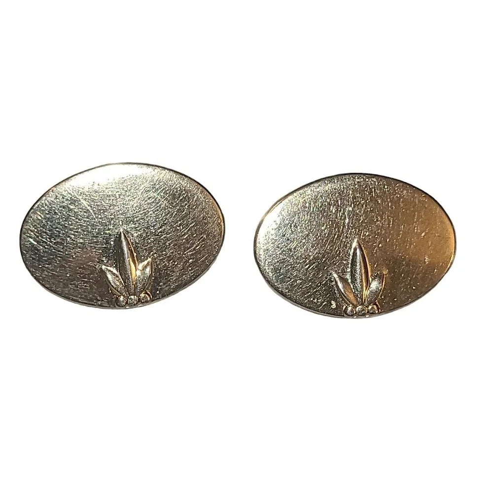 Vintage Swank Gold Tone Oval Disc With Leaf‎ Classic Men's Cufflinks